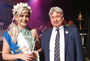 Die Wahl der Roßlauer Schiffernixe, Lisa beim Tanz mit dem Oberbürgermeister in 2016